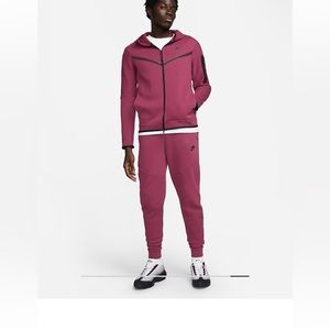 Nike tech set